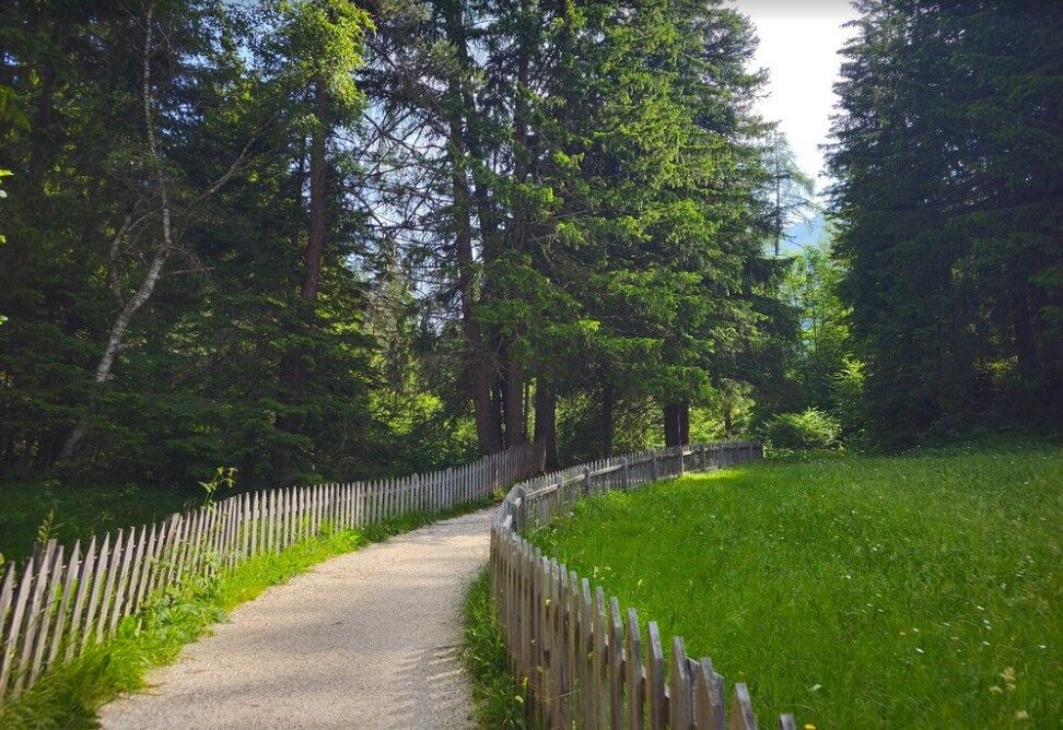 Sentiero della Val d'Anna Ortisei tra boschi e torrente